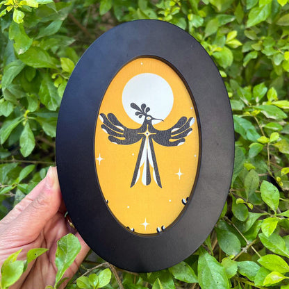 Hoopoes Round Wall Art